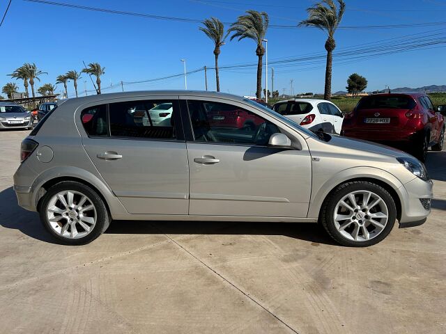 OPEL ASTRA ELITE 1.9 CDTI AUTO SPANISH LHD IN SPAIN ONLY 55000 MILES SUPERB 2009